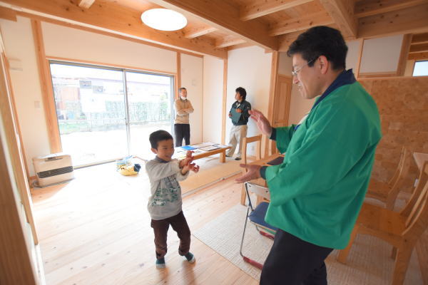 福岡県小郡市自然素材住宅末永ハウジング木と漆喰の家