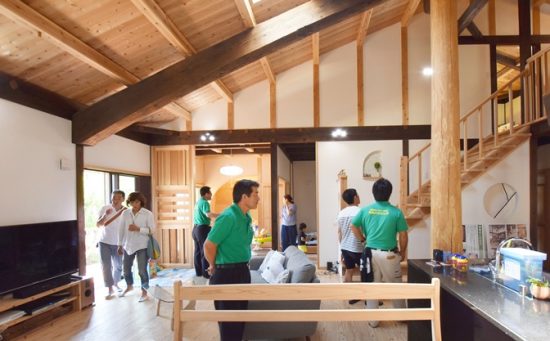 福岡県注文住宅末永ハウジング自然素材木と漆喰の家