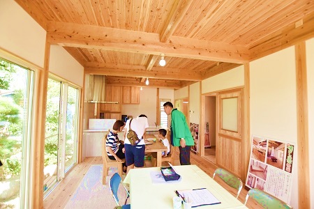 福岡注文住宅リフォーム末永ハウジング自然素材木と漆喰の家